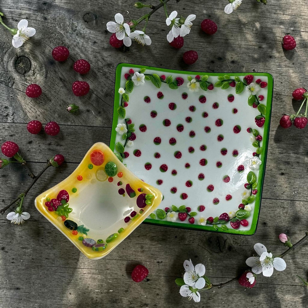 09/09-09/10 Layered Stories: Creating Themed Glass Plates & Bowls