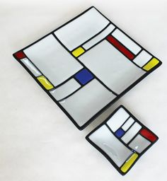 08/30 Geometric Elegance: Crafting Fused Glass Plates
