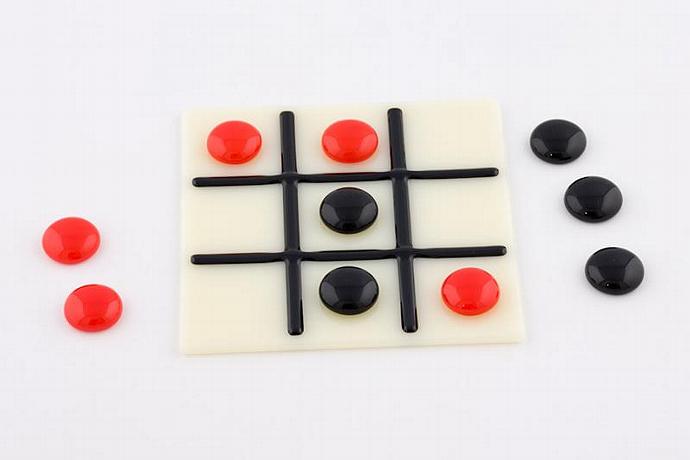 11/10 Glass Play: Crafting a Fused Glass Tic-Tac-Toe Board