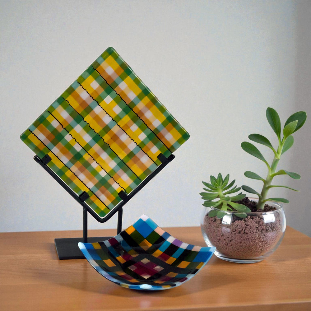 08/16 Tartan Glass: Crafting Modern Plaids in Fused Glass